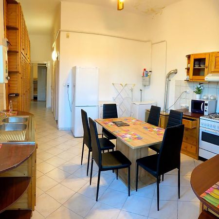 פץ' Jokai Hostel מראה חיצוני תמונה