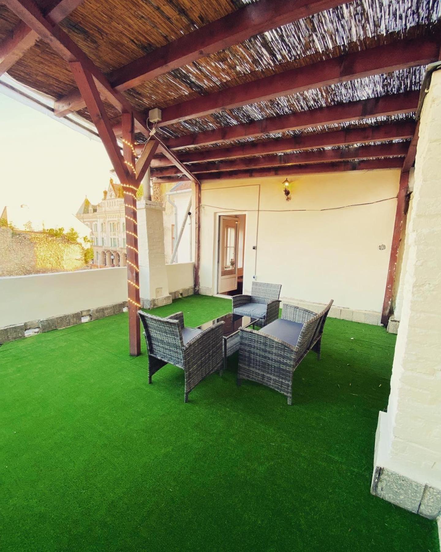פץ' Jokai Hostel מראה חיצוני תמונה