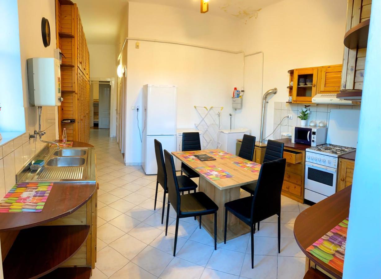 פץ' Jokai Hostel מראה חיצוני תמונה